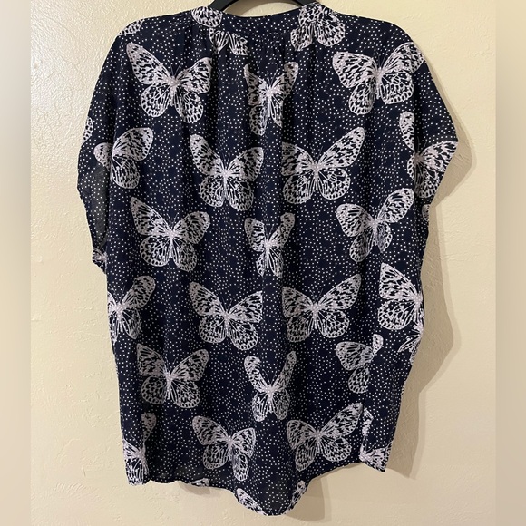 Hale Bob Butterfly Hidden Button Top size 1X - Picture 2 of 3